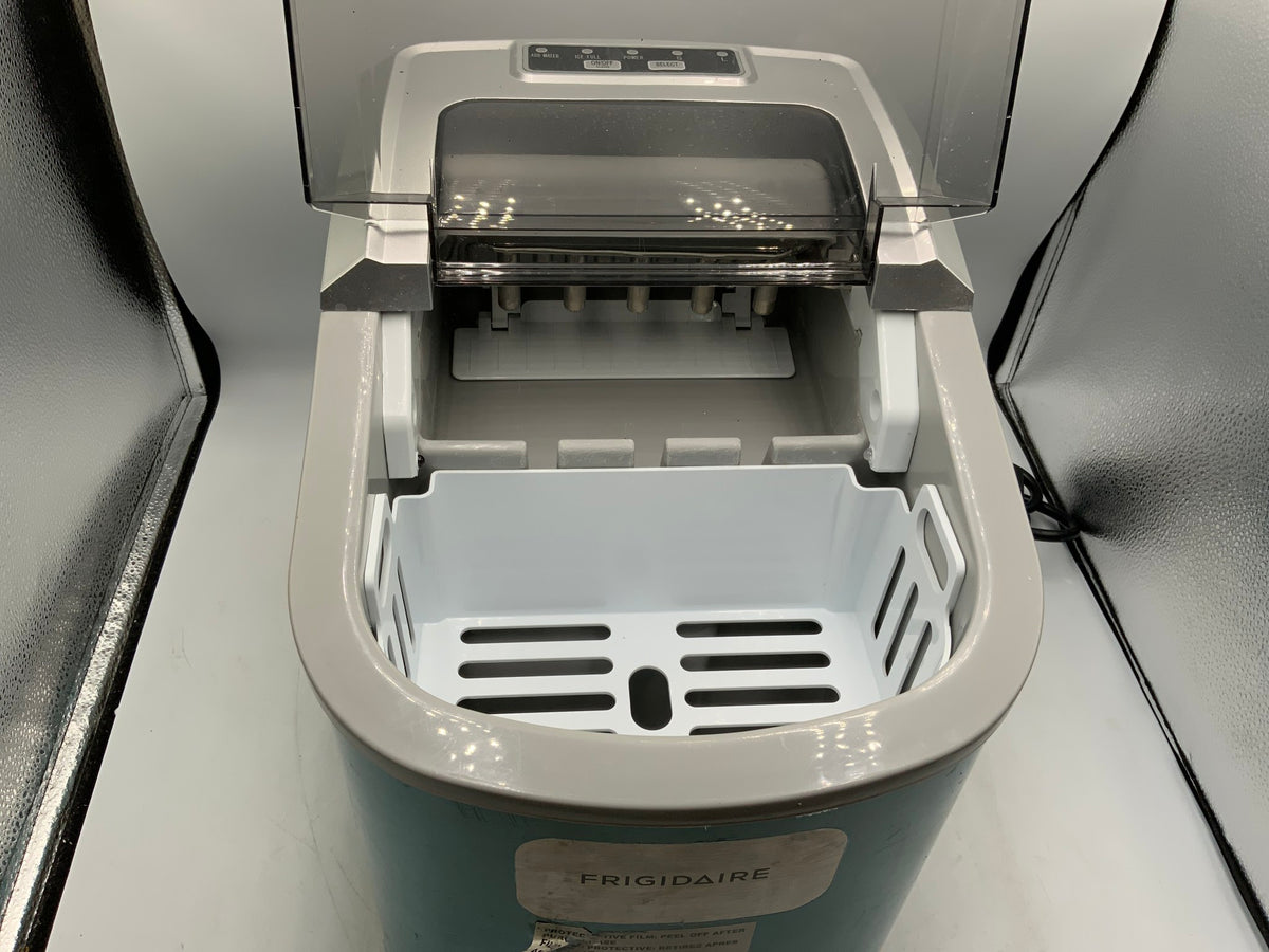 Frigidare Ice maker