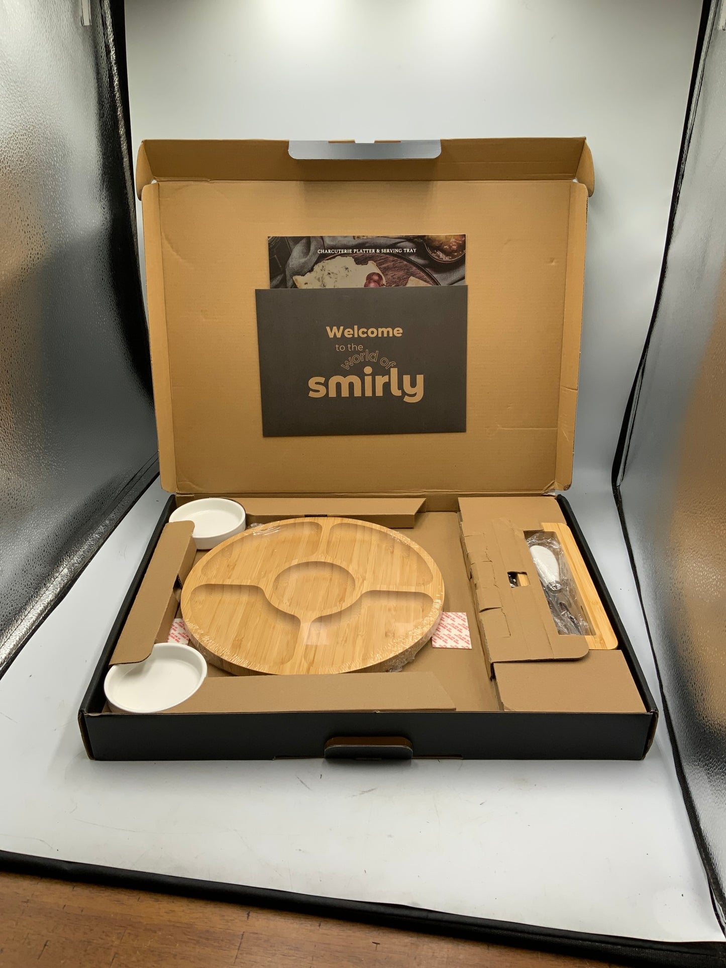 NEW Smirly Cheeseboard Set