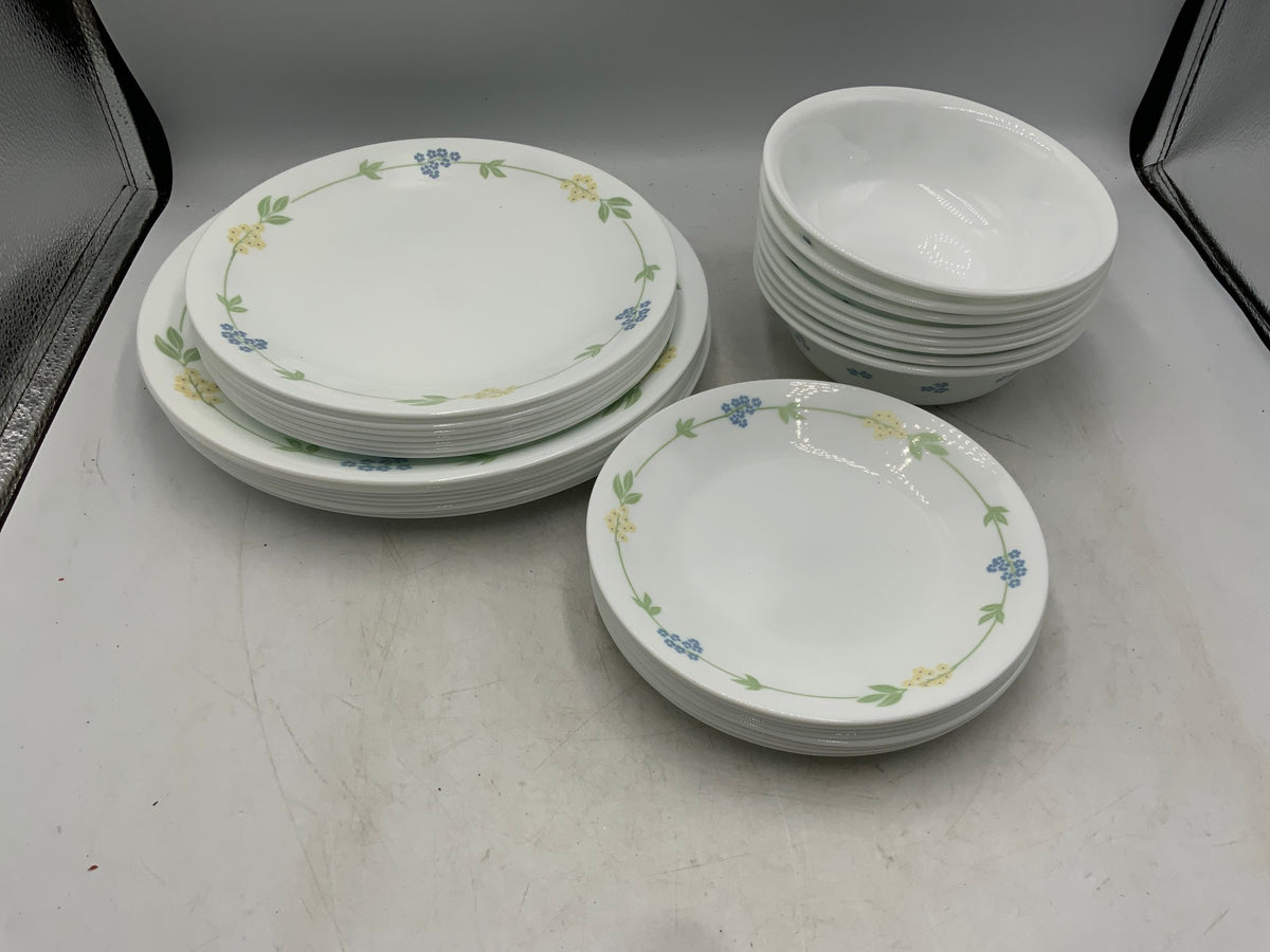 Corelle Secret Garden 32 pc Dish Set