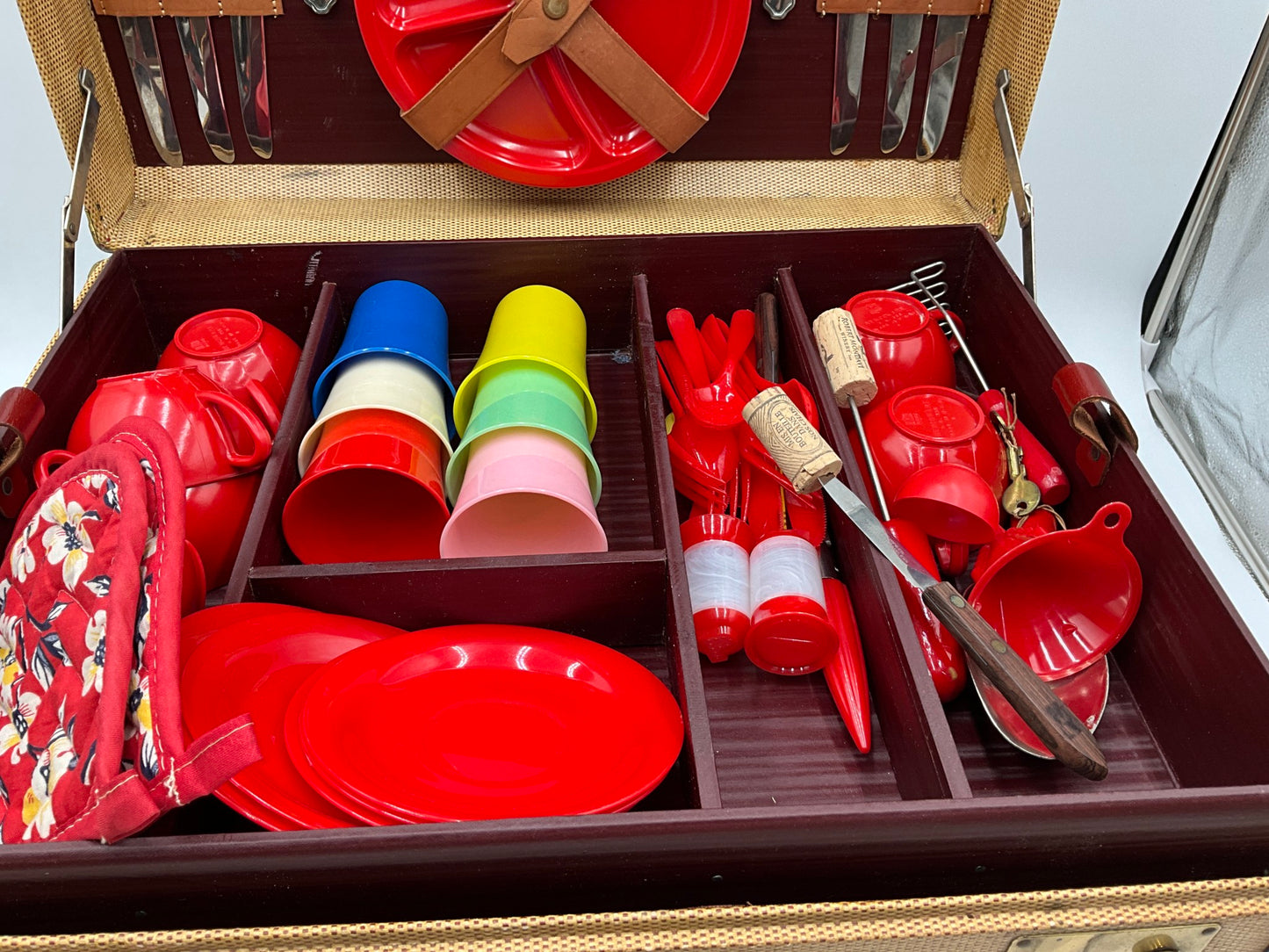 Vintage Gold Bond Picnic Set
