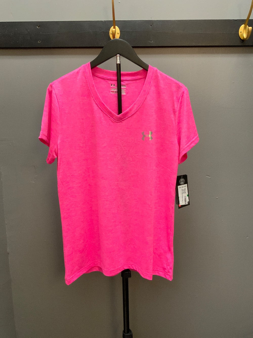 NWT Under Armour Top z L