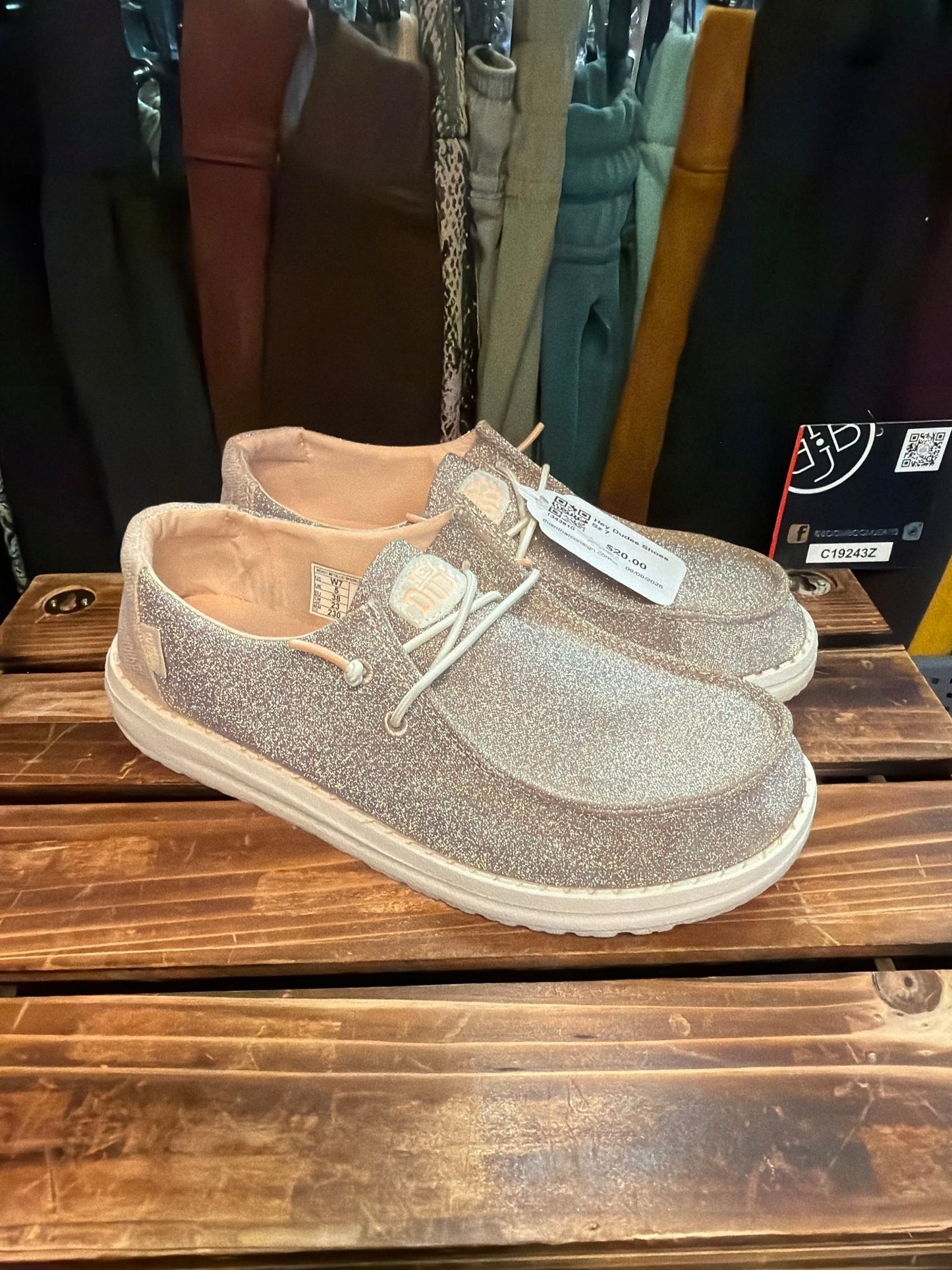 Hey Dudes Shoes Sz 7
