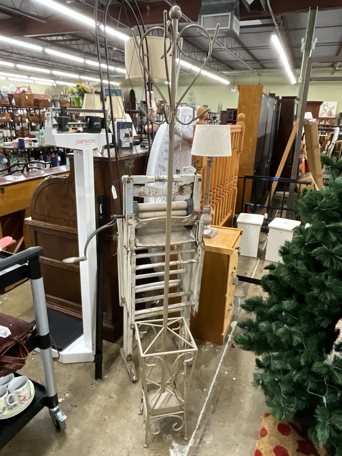 Wellington & Hawke Tan Metal Coat Tree