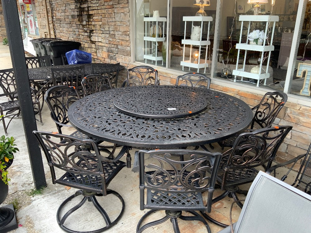 80 in Outdoor Table w Lazy Susan & 8 Swivel chairs