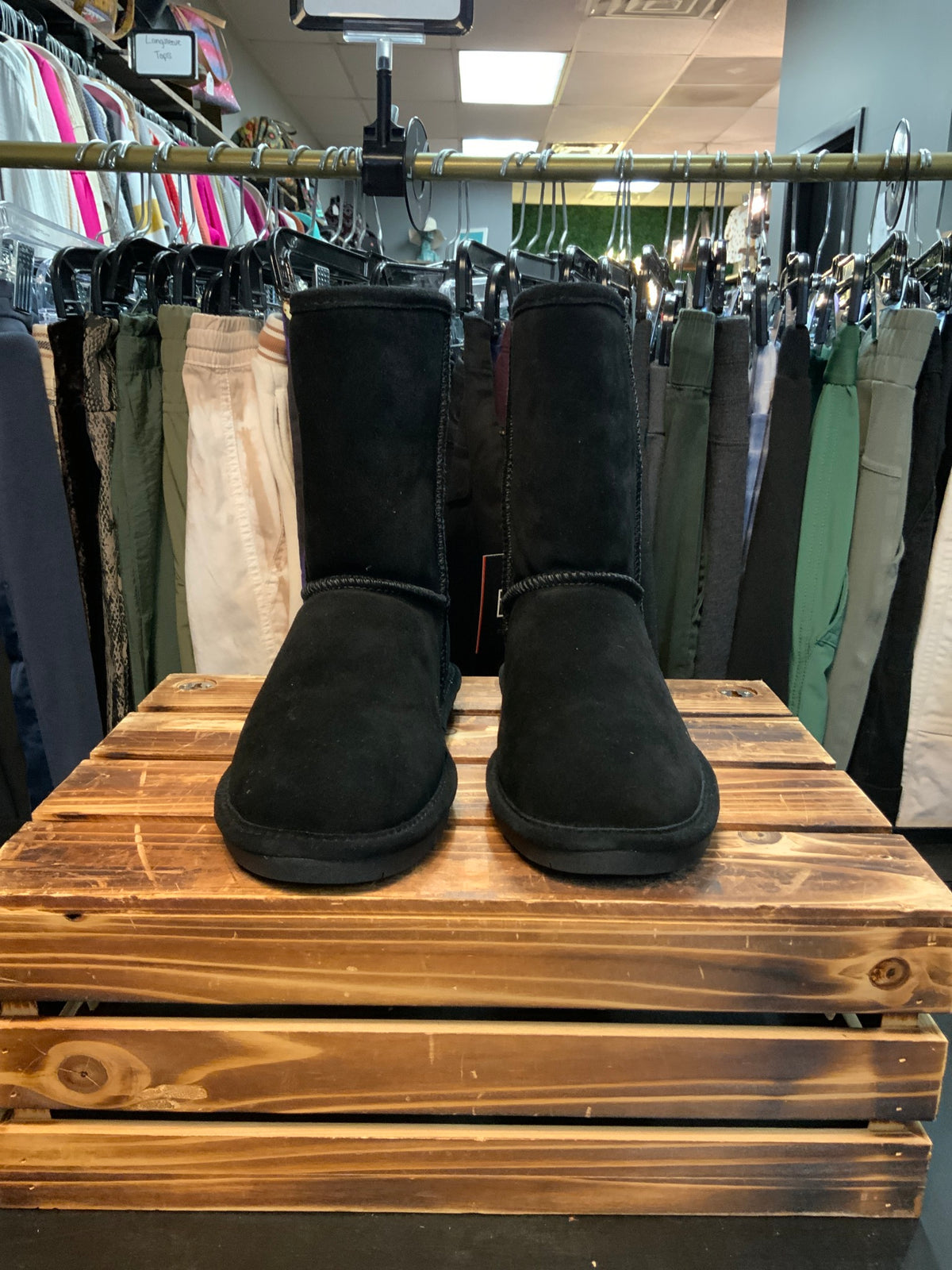 NWT Bearpaw Boots Sz 8