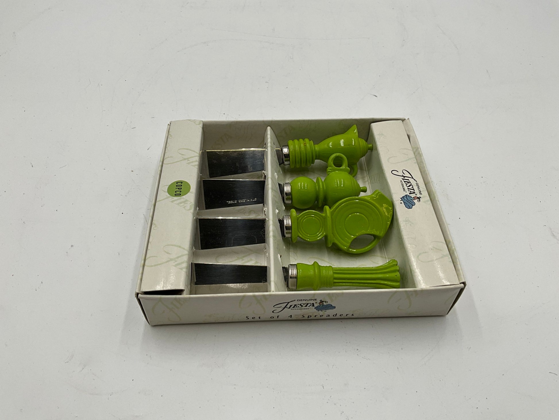 Fiesta New-In-Box Spreaders