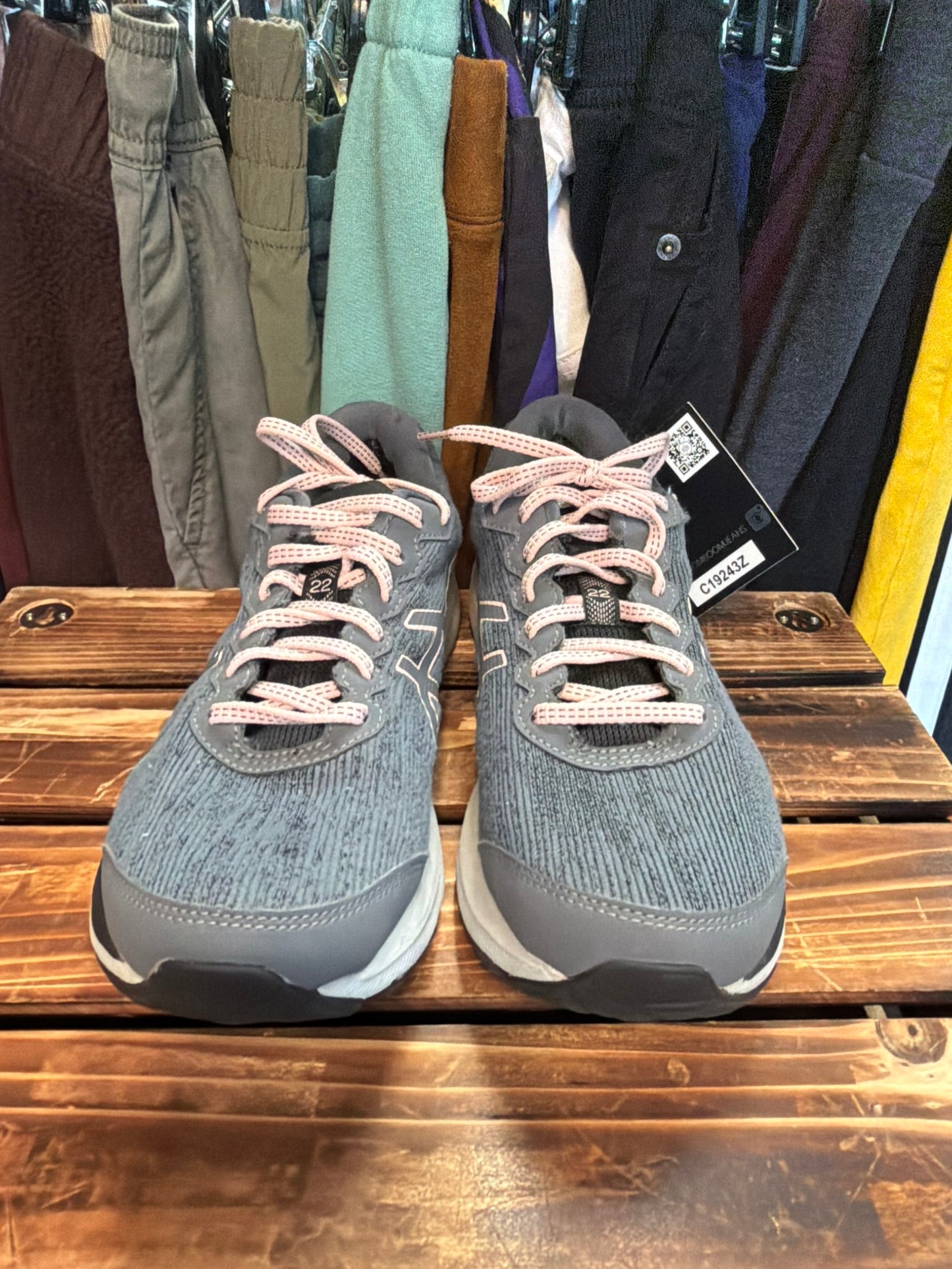 Asics Tennis Shoe Sz. 7