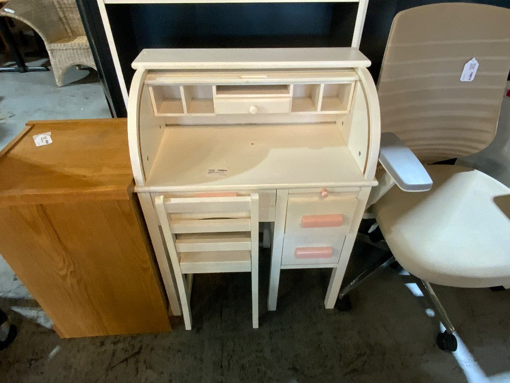 Guidecraft Childs Desk W/ Chair