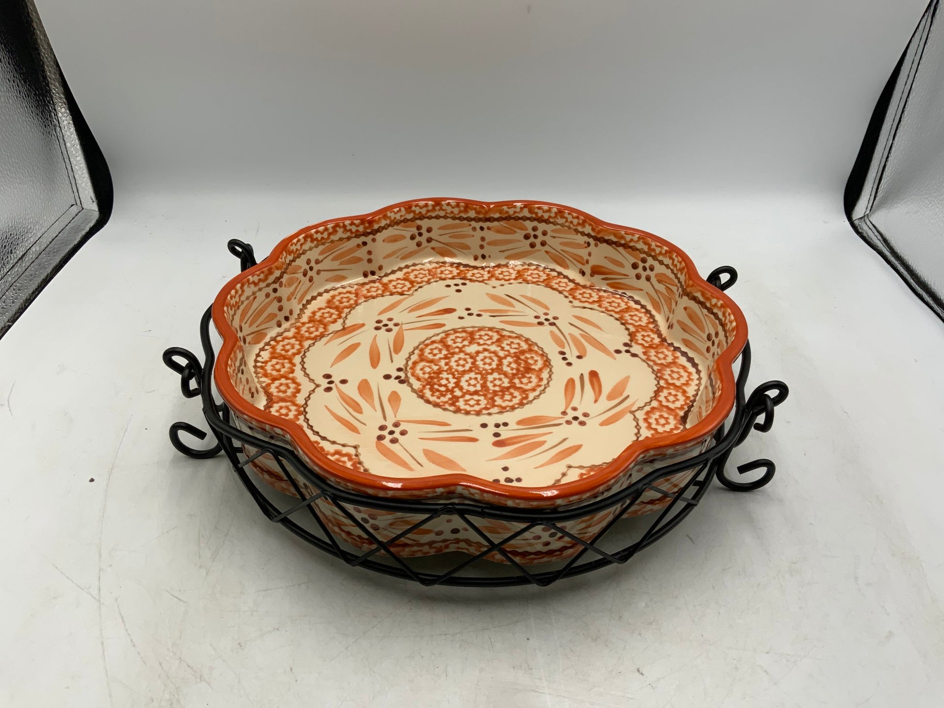 Temptations Old World 10" Quiche with Carrier