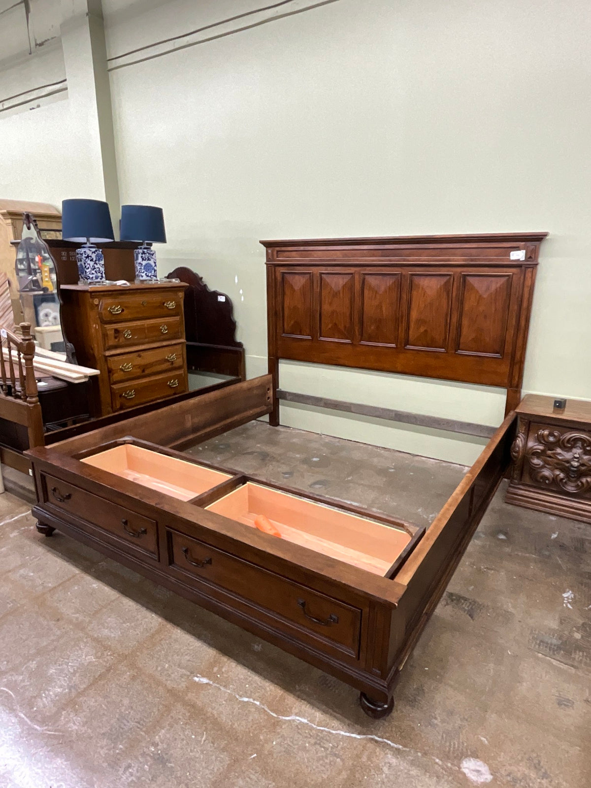 Kaiser King Storage Bed