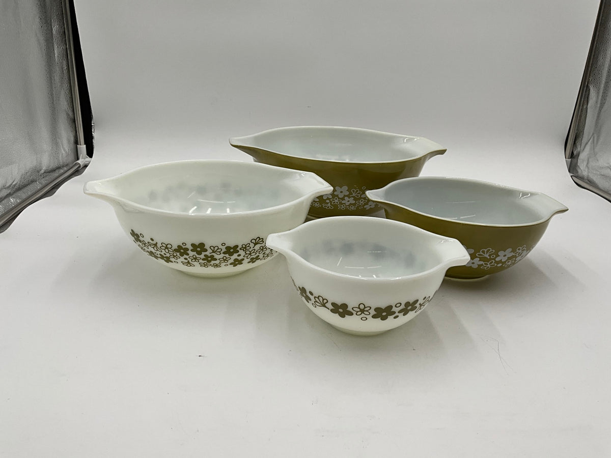 Vtg Pyrex 4Pc Spring Blossom Cinderella Bowl Set