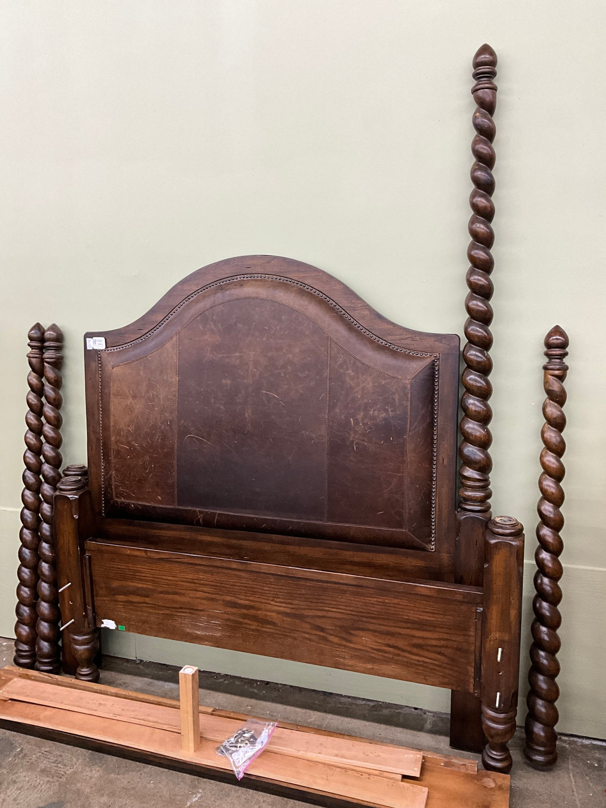 Eddie Bauer Lane Queen Size Bed