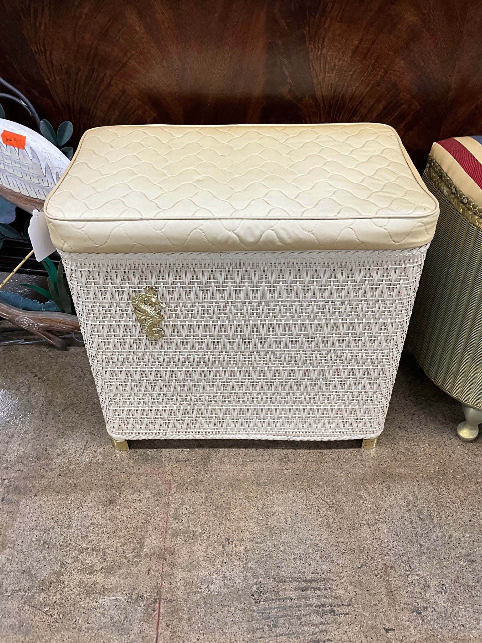 Vtg Hamper