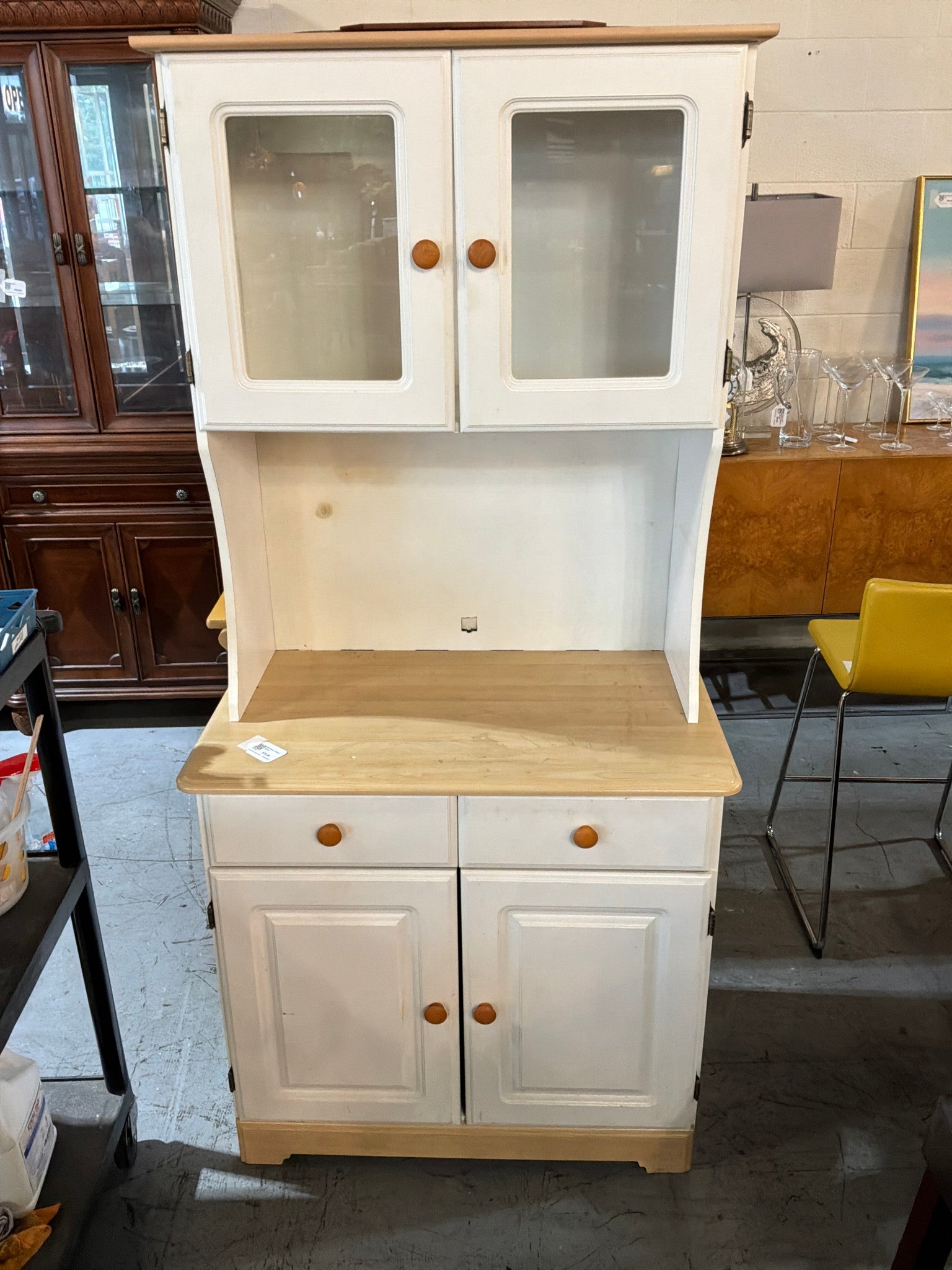 Off White / Wood Hutch