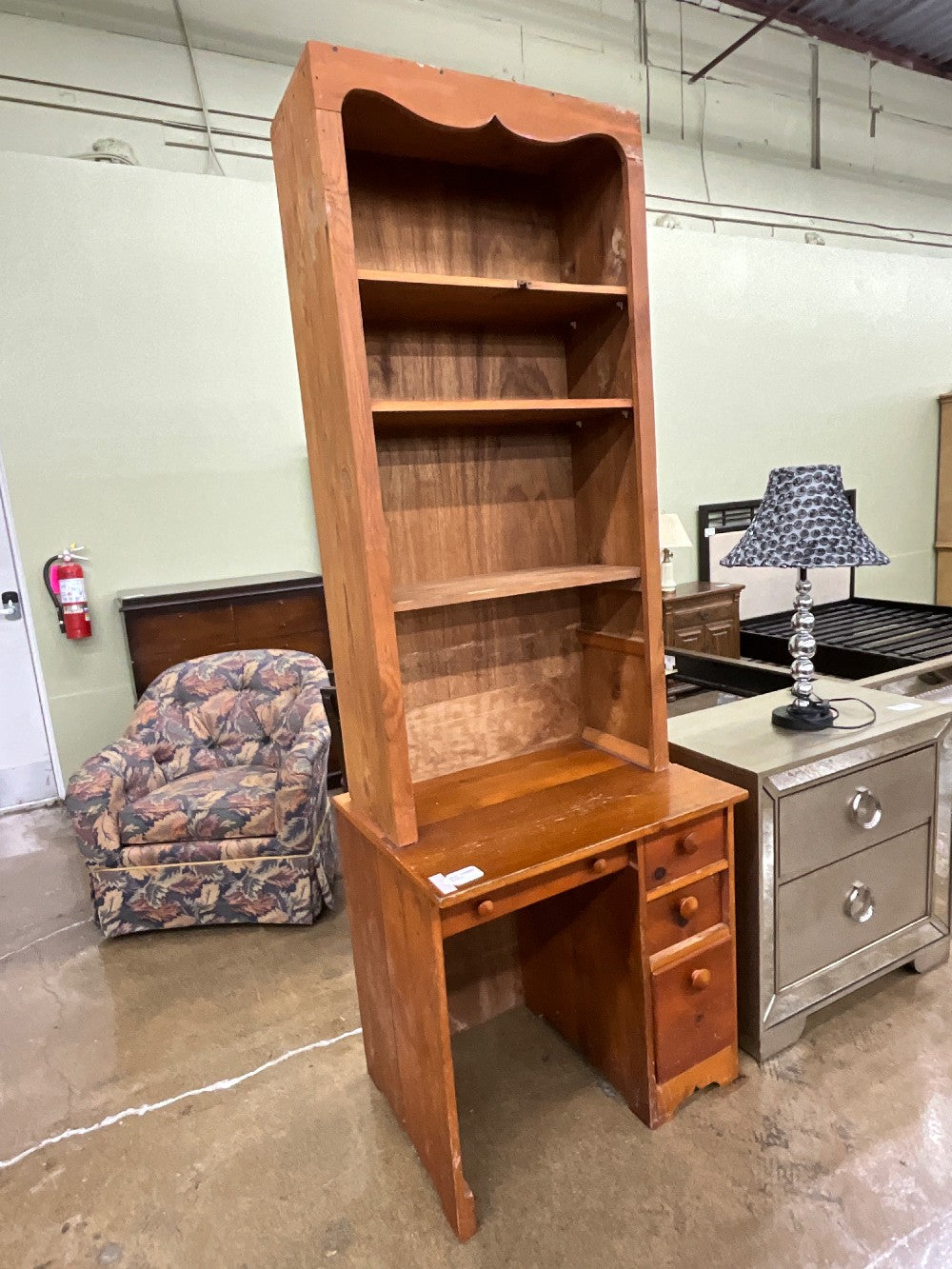 Desk W/Hutch