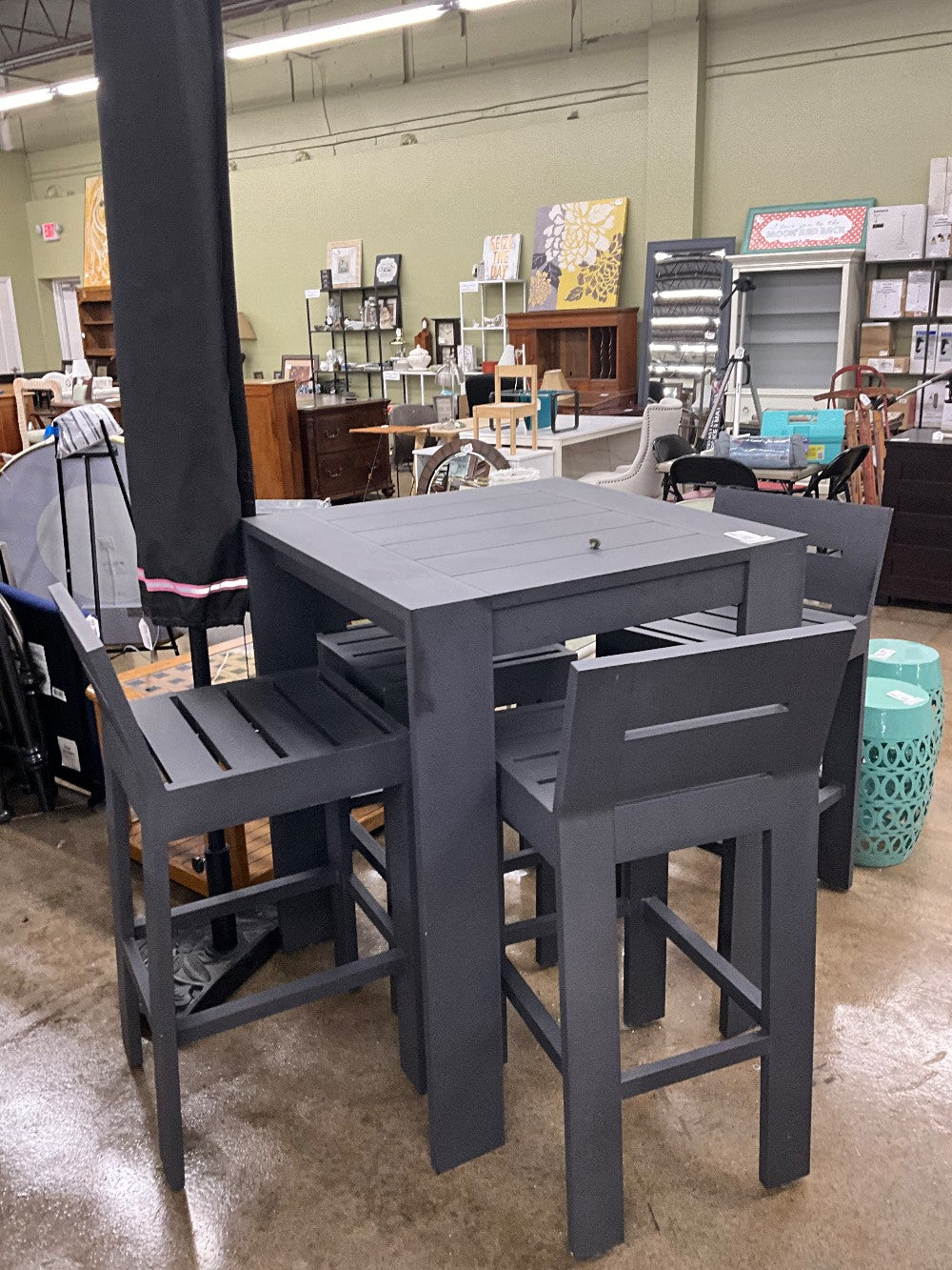 Metal Outdoor Hightop Table w/ 4 Barstools