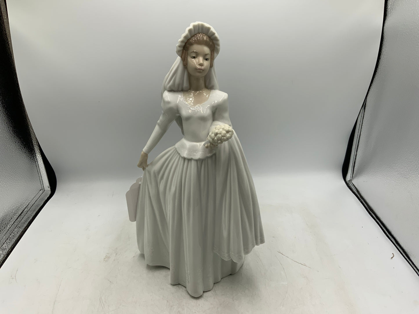 NAO by Lladro My Day - Bride