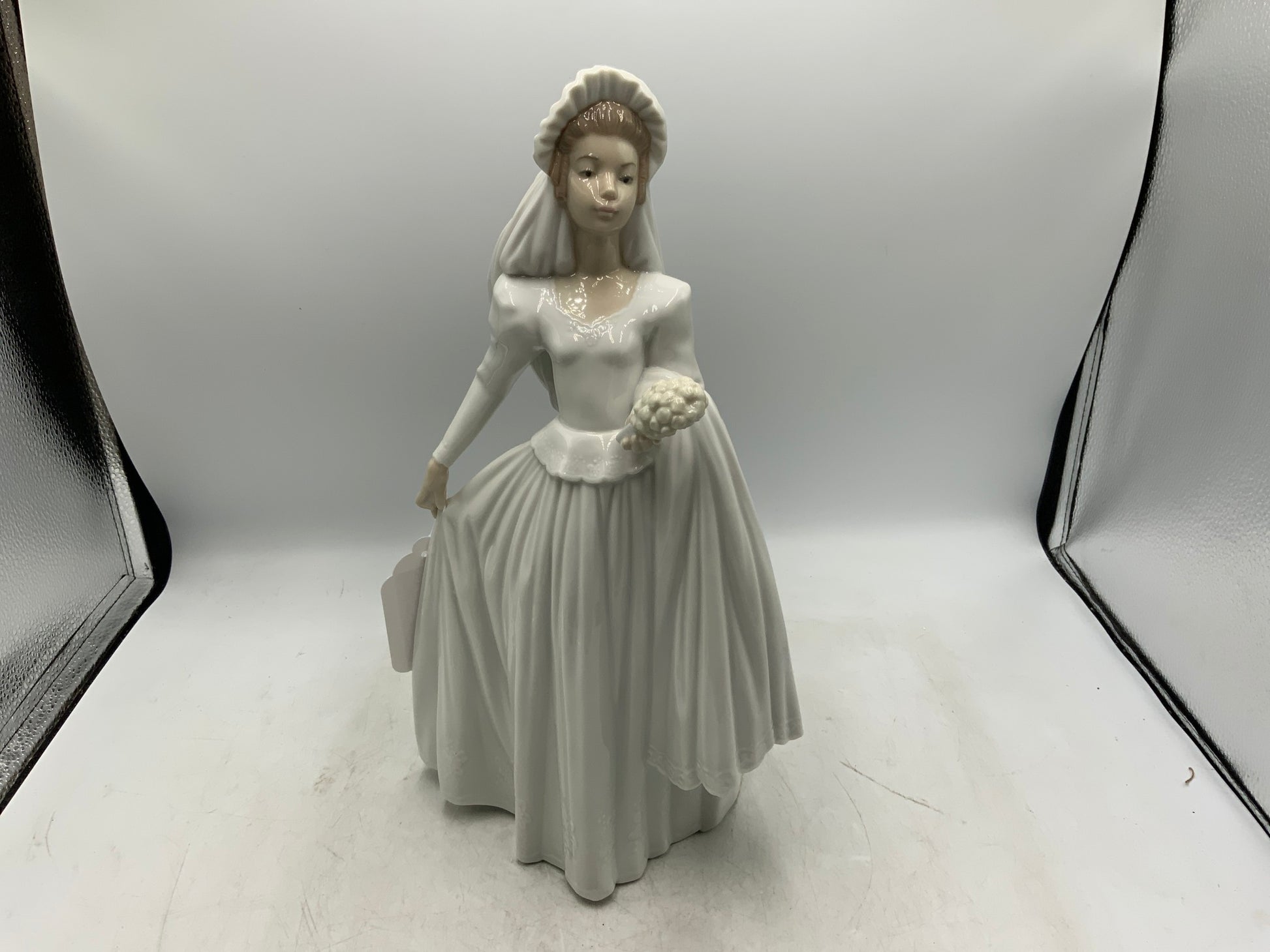 NAO by Lladro My Day - Bride