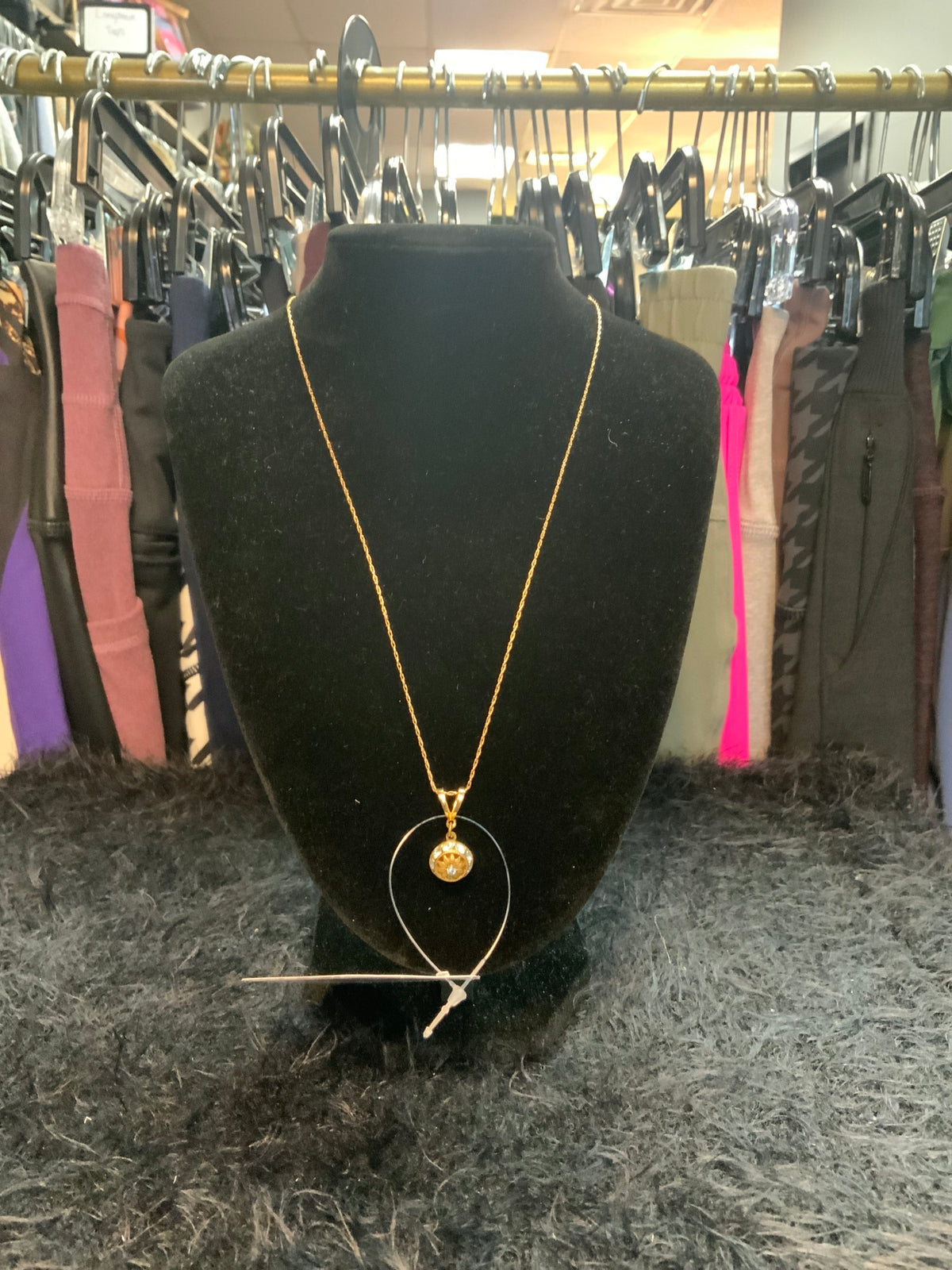 14K Gold Necklace W/Pendant