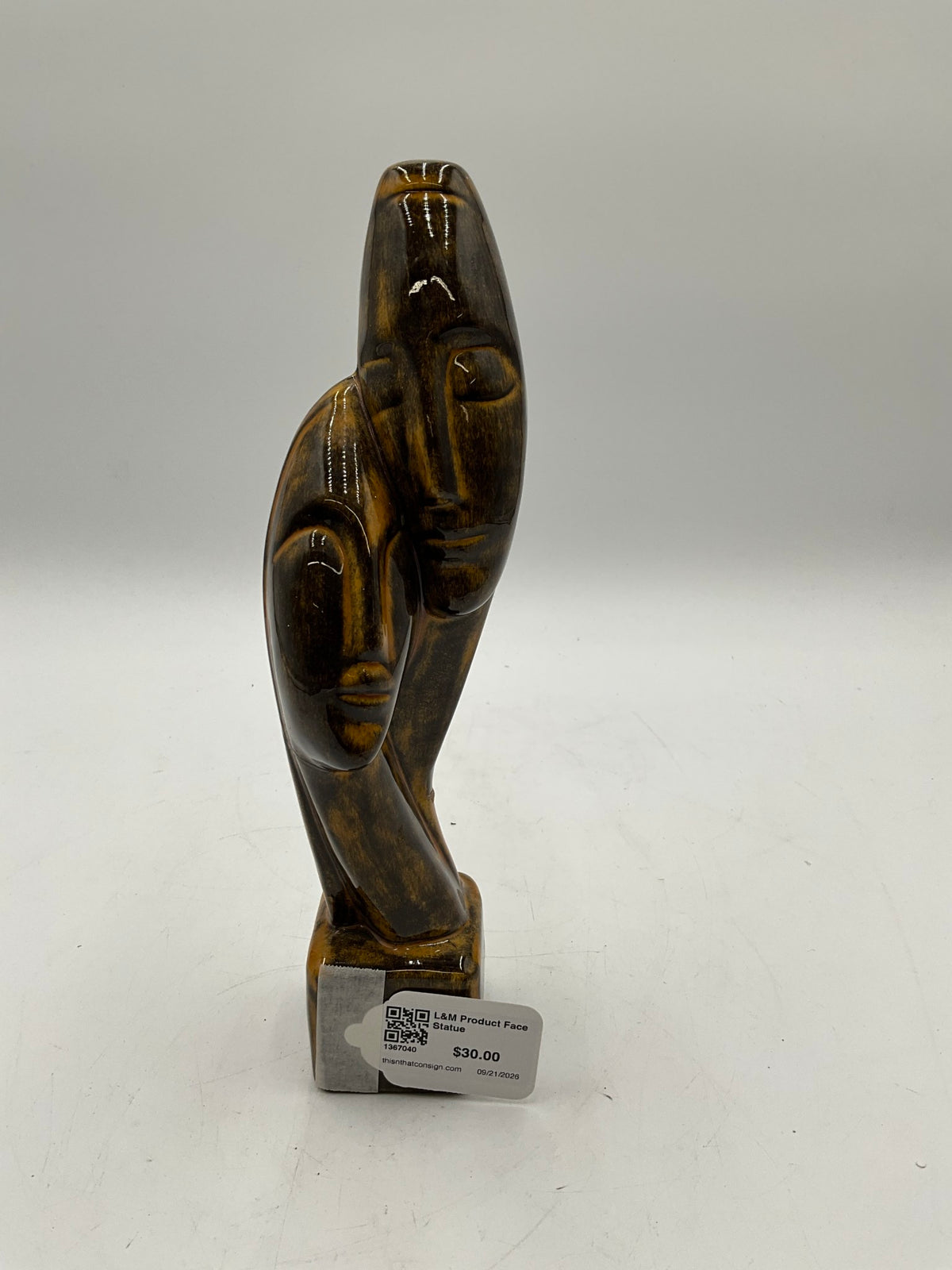 L&M Product Face Statue