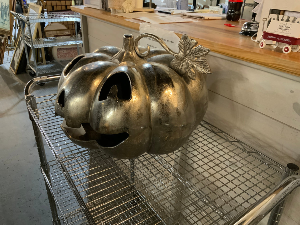 Lg Silver Jack-o-Lantern