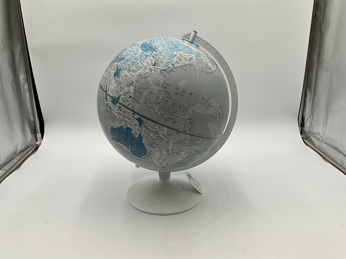 Lg. Blue & White Globe