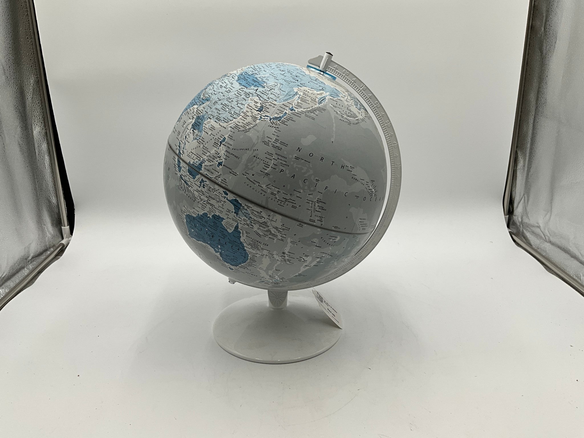 Lg. Blue & White Globe