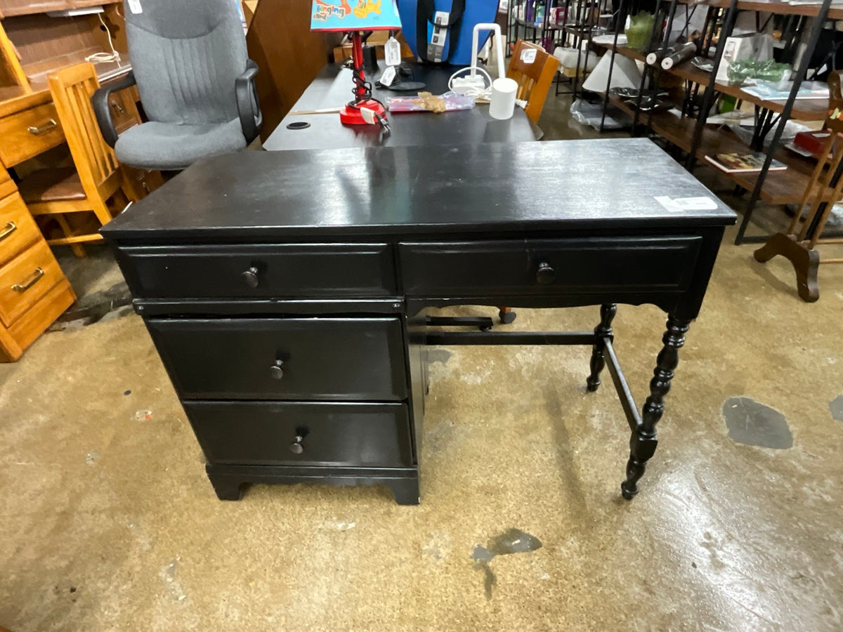 Black Desk