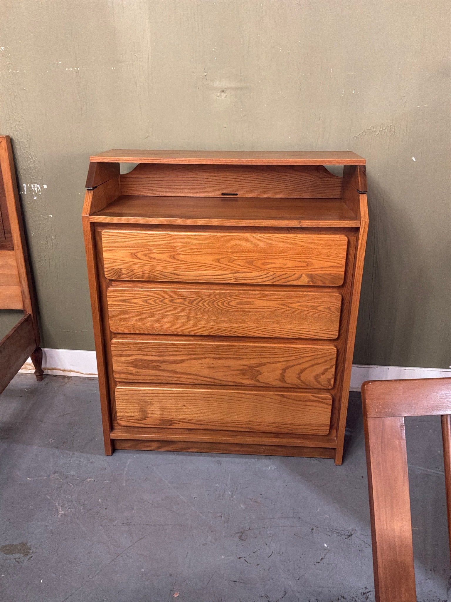 Wood Chest Drawers / Changing Table