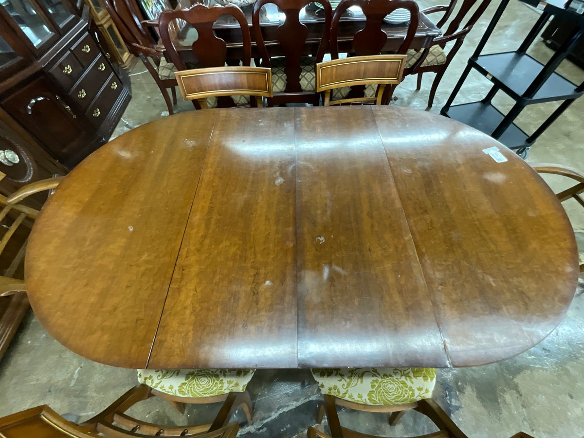 Vtg Wood Dinning Set w/ 6 Chairs