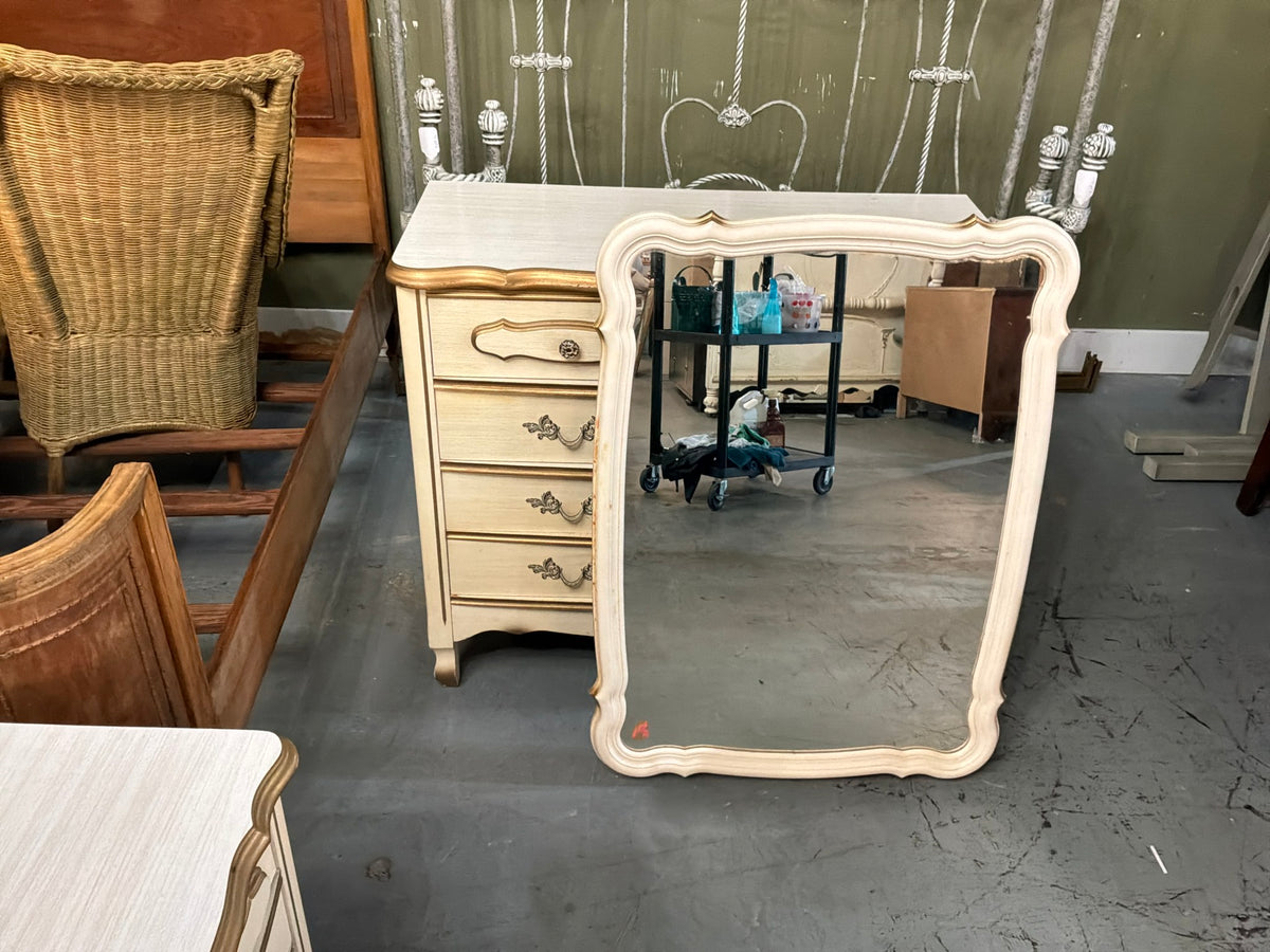 Sm Dresser/ Mirror