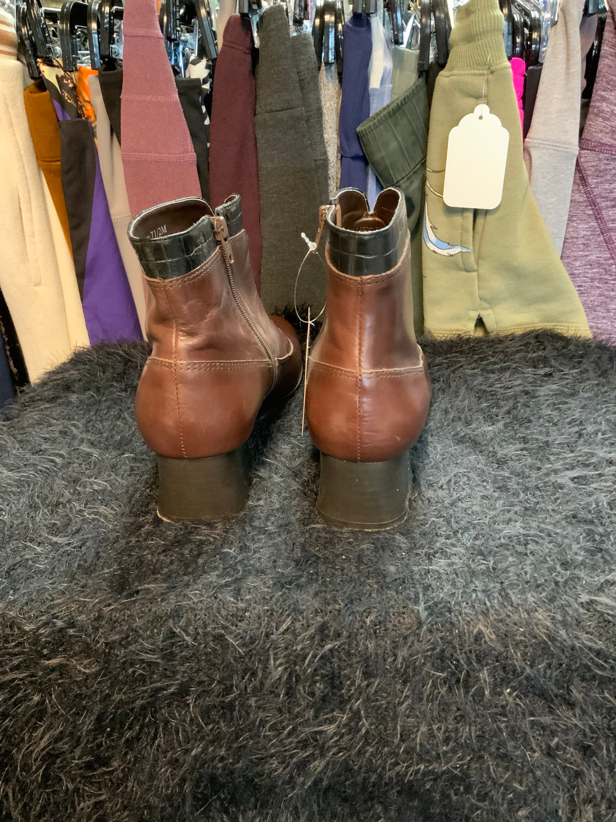 London Fog Brown Booties sz 7.5