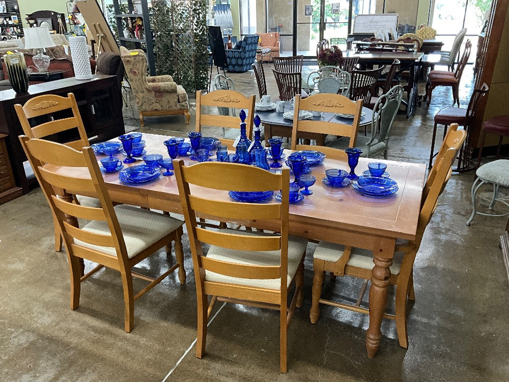 Broyhill Fontana Table w/ 6 Chairs