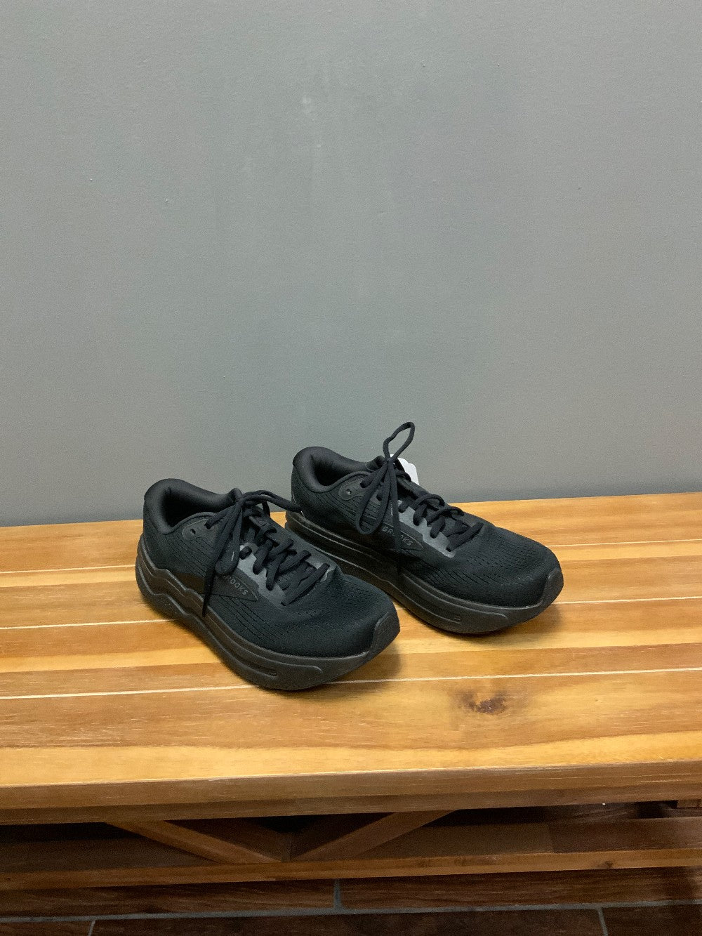 Brooks Ghost Max 2 Running Shoes Sz. 10