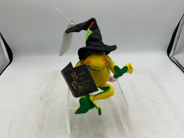 Annalee Miss Spelled Witch Frog