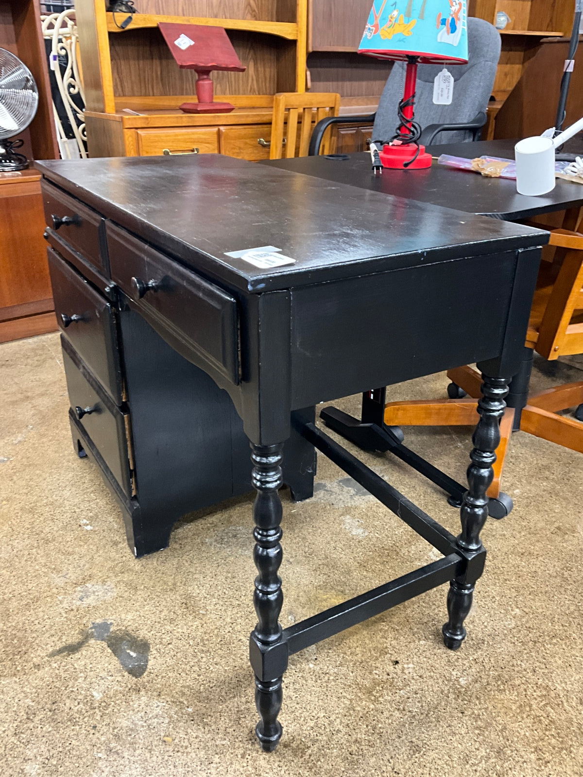 Black Desk