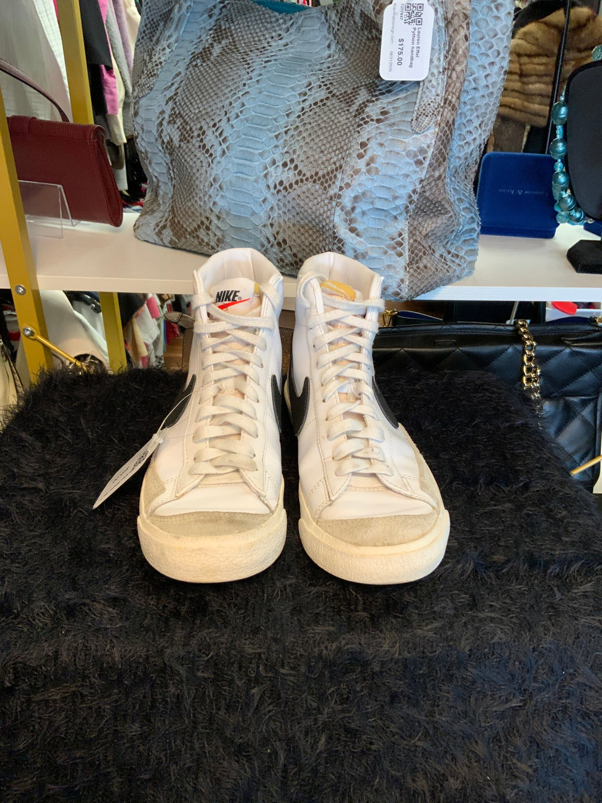 Nike Blazer Sz 7