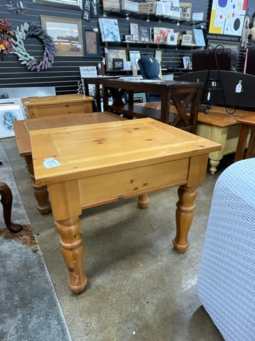 Broyhill Fontana End Table