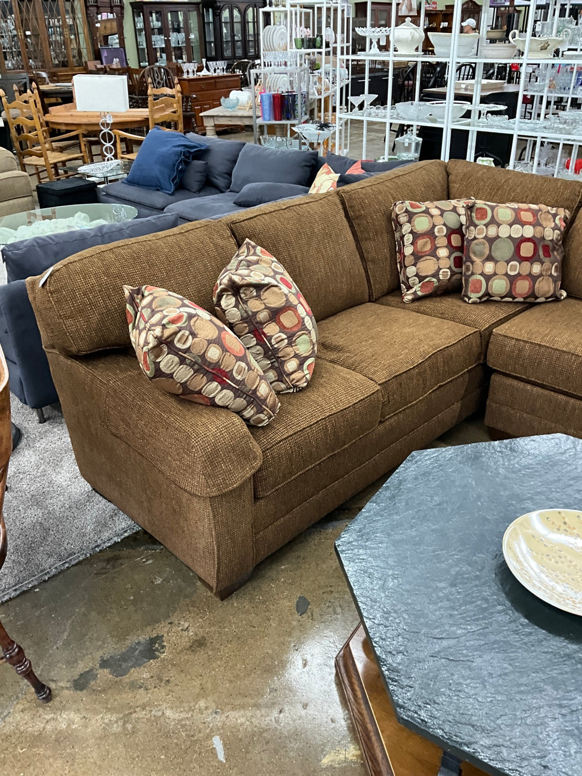 King Hickory Brown Sectional w/ 6 Pillows