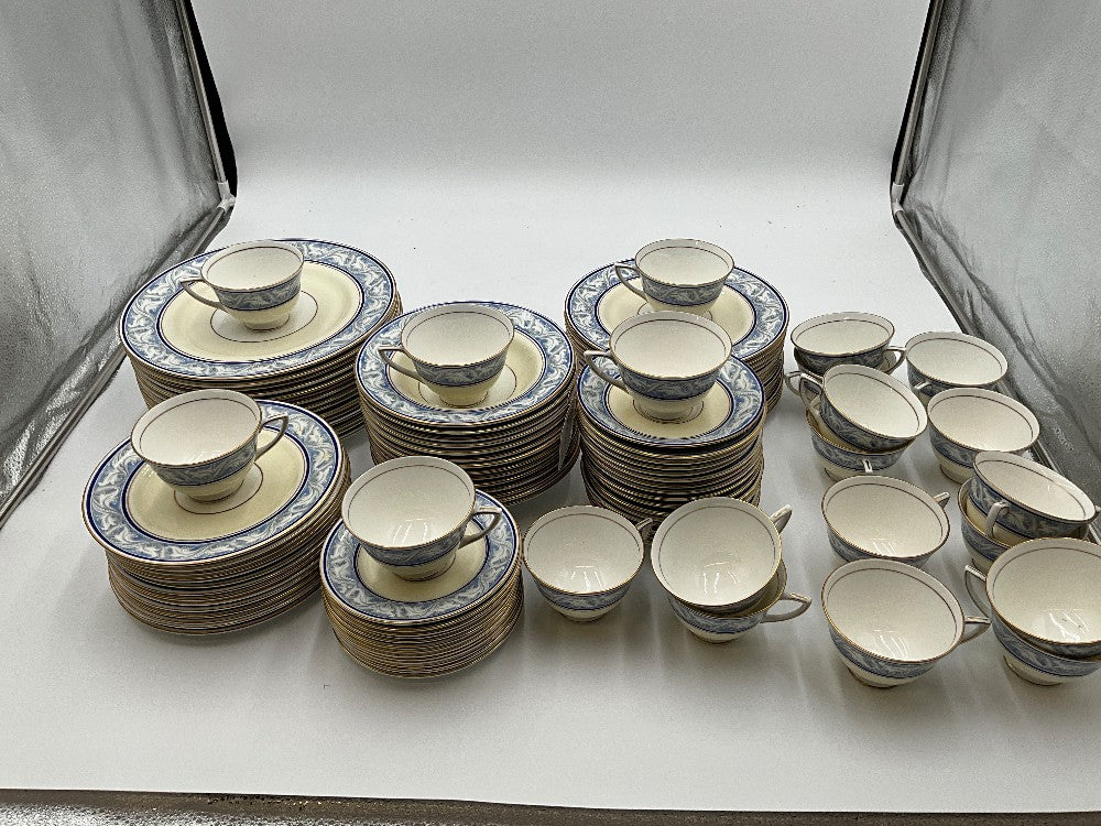 Royal Doulton Tewkesbury 14 Place Setting w/ Extras