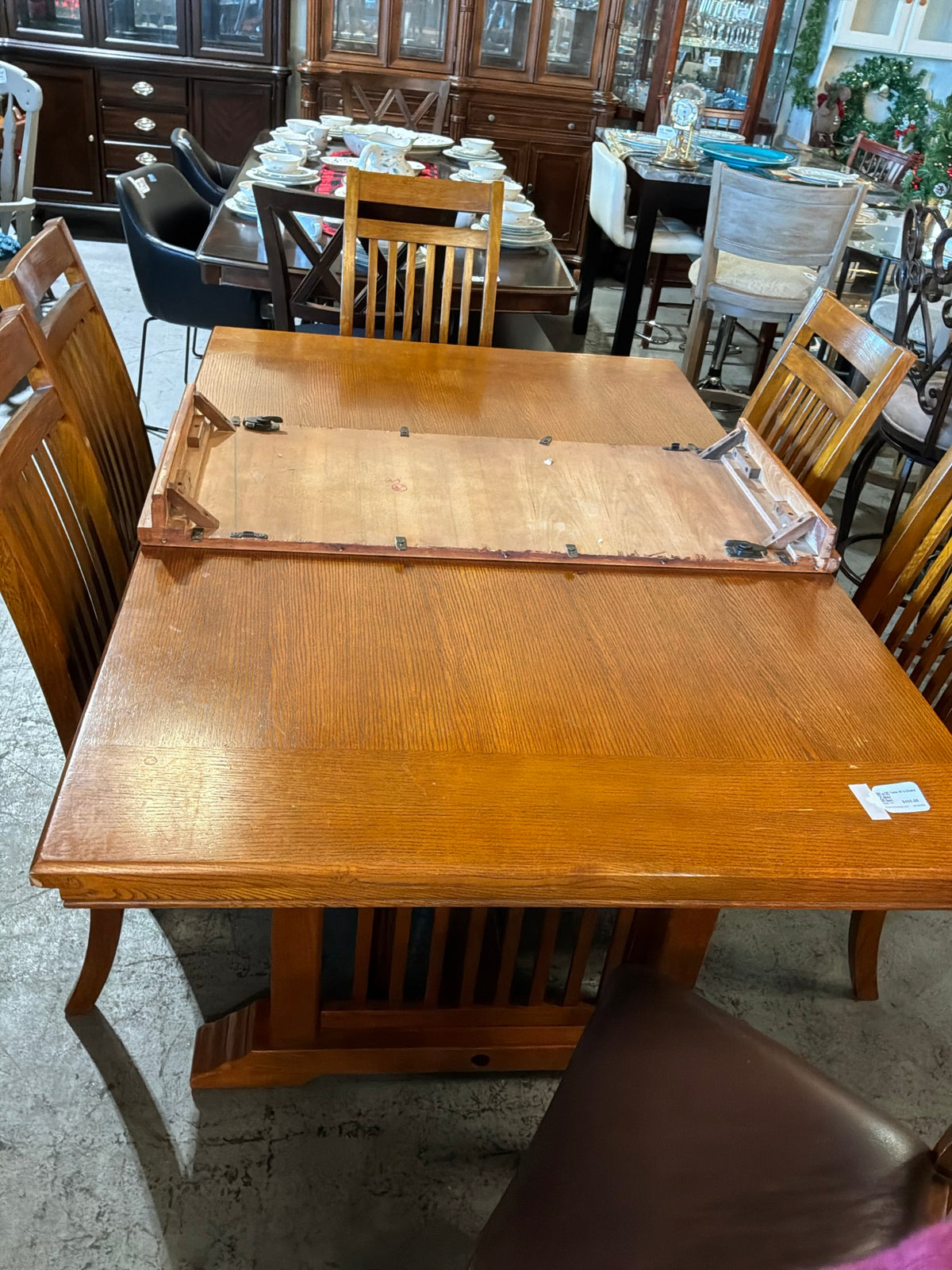 Table W/ 6 Chairs