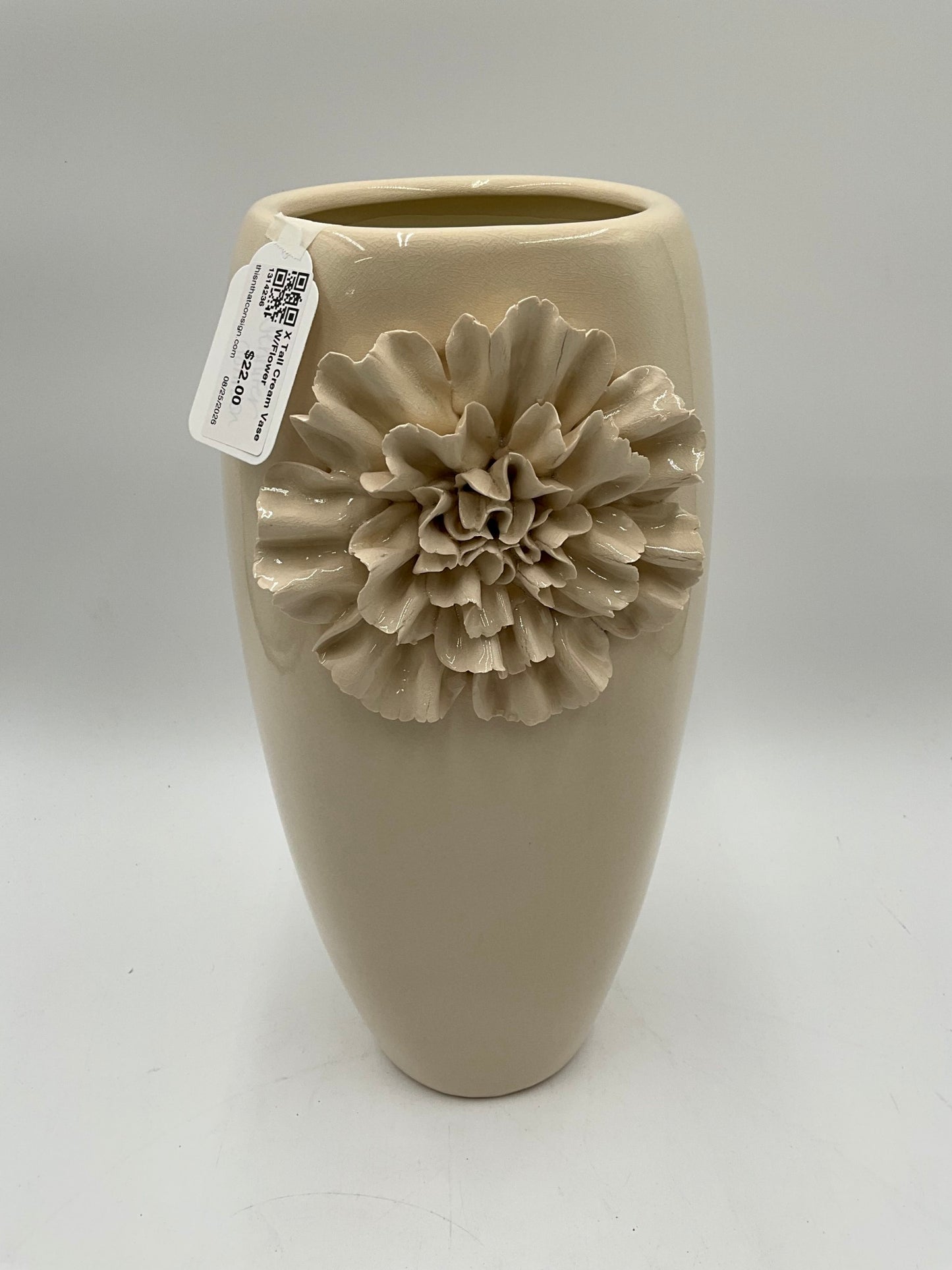X Tall Cream Vase W/Flower