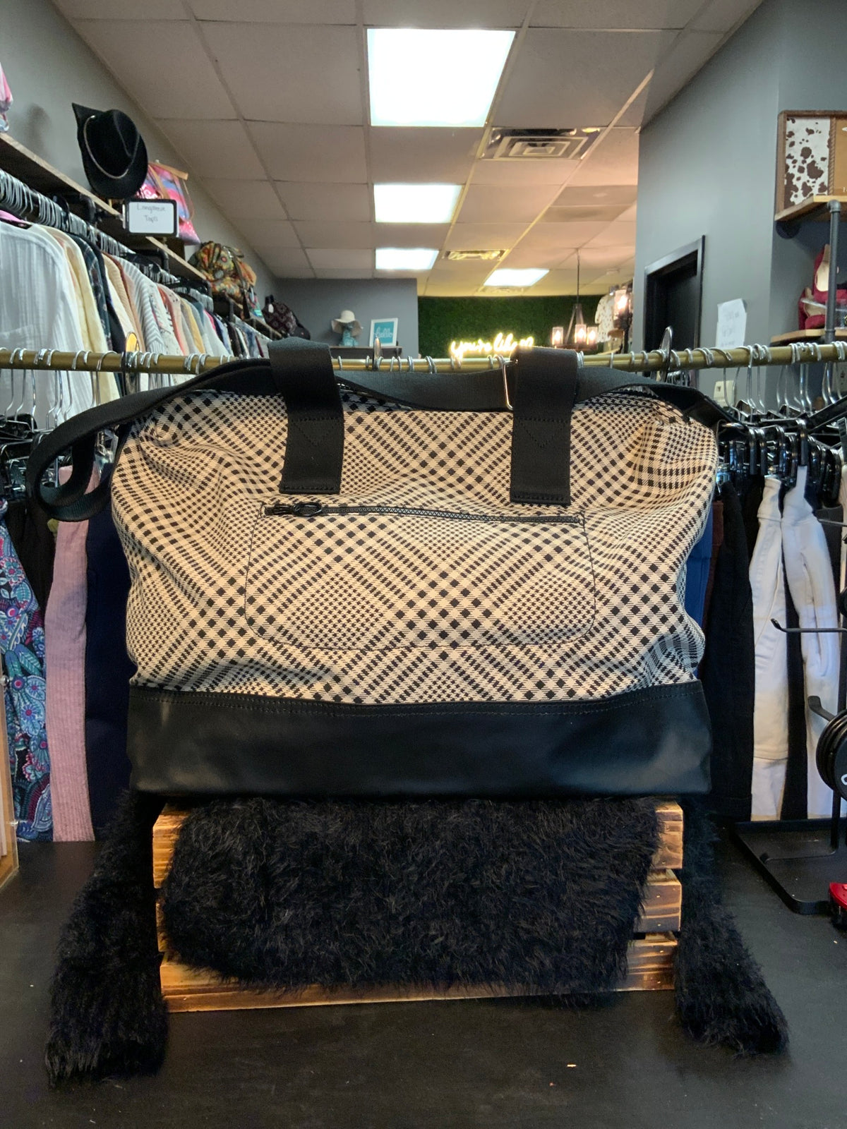 Checker Lg Tote