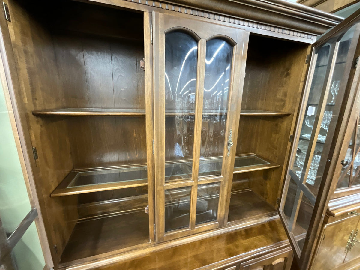 Ethan Allen 2Pc Hutch