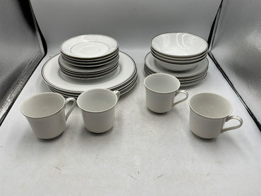 Simplicity Dinner Set 24 Pc Set