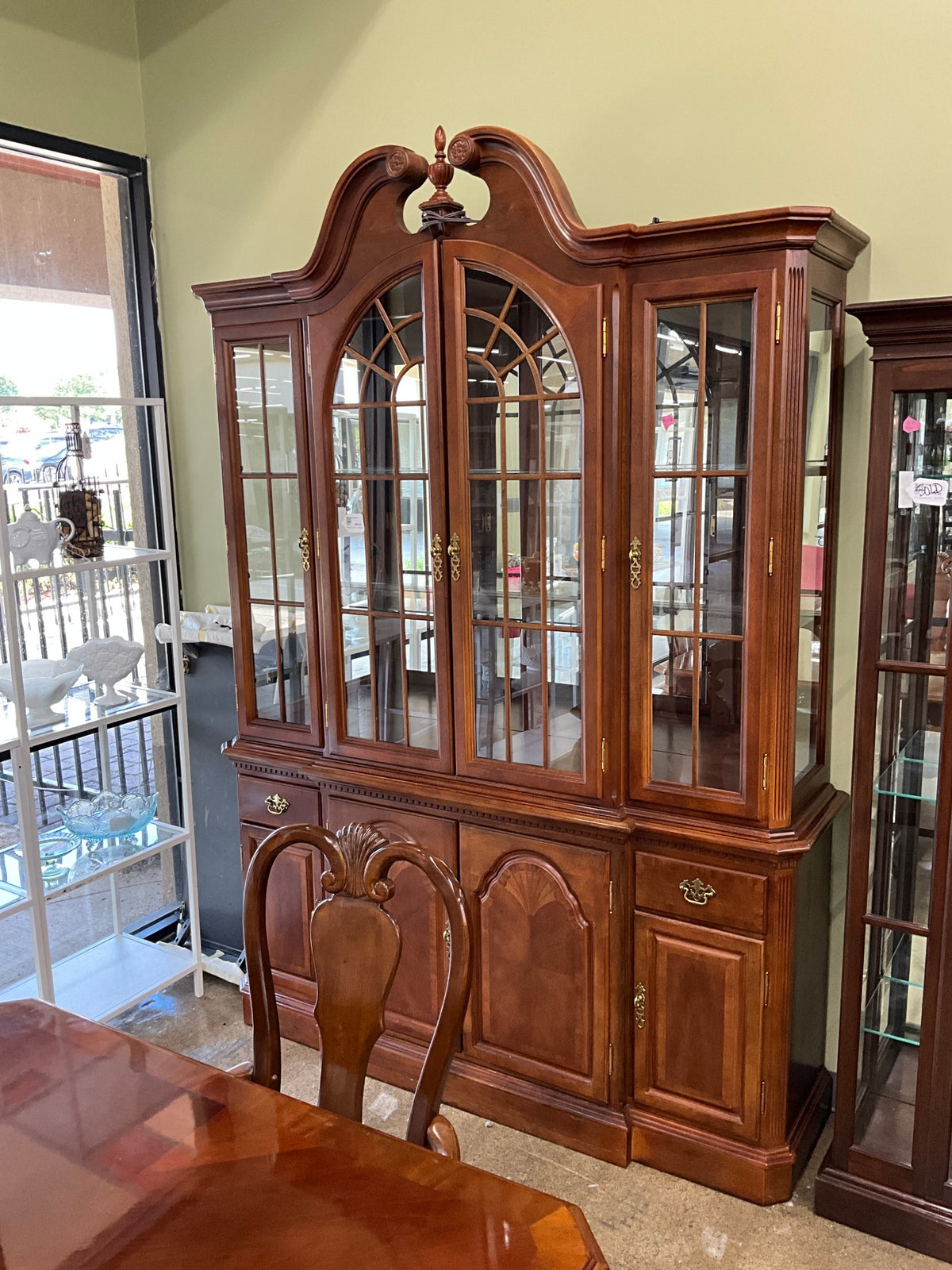 2pc Hutch