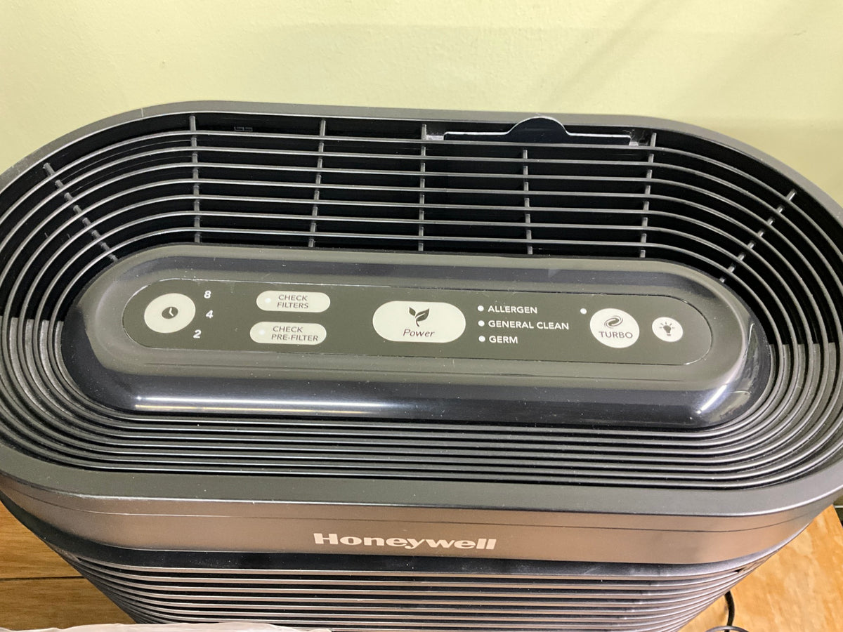 Honeywell Air Purifier w/ Filter