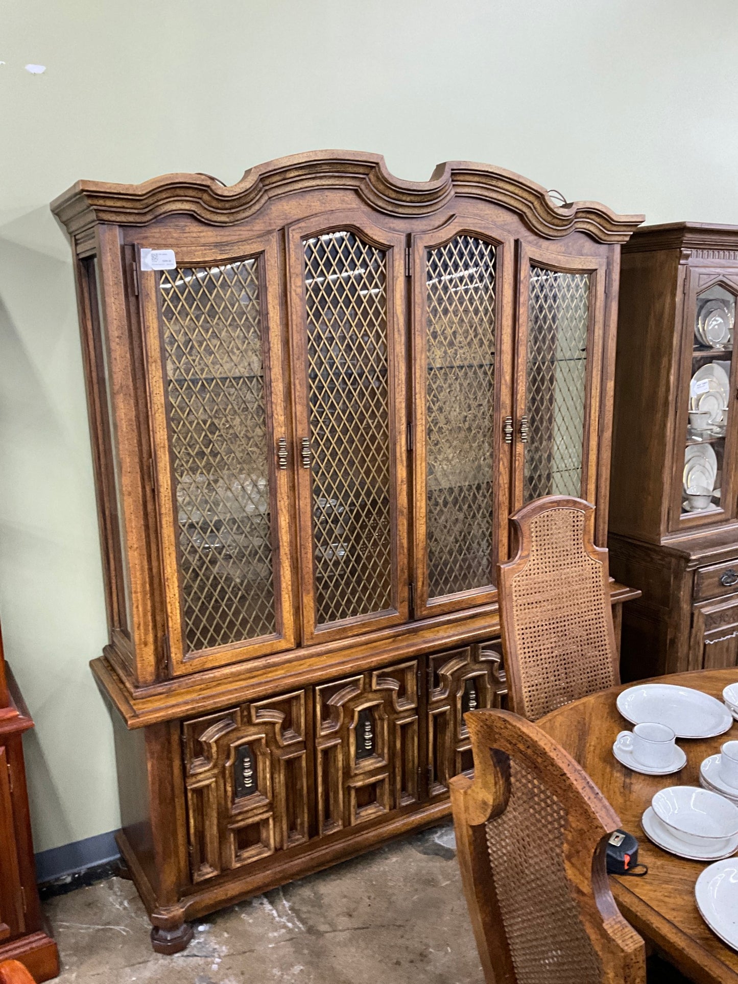 2-Pc Hutch