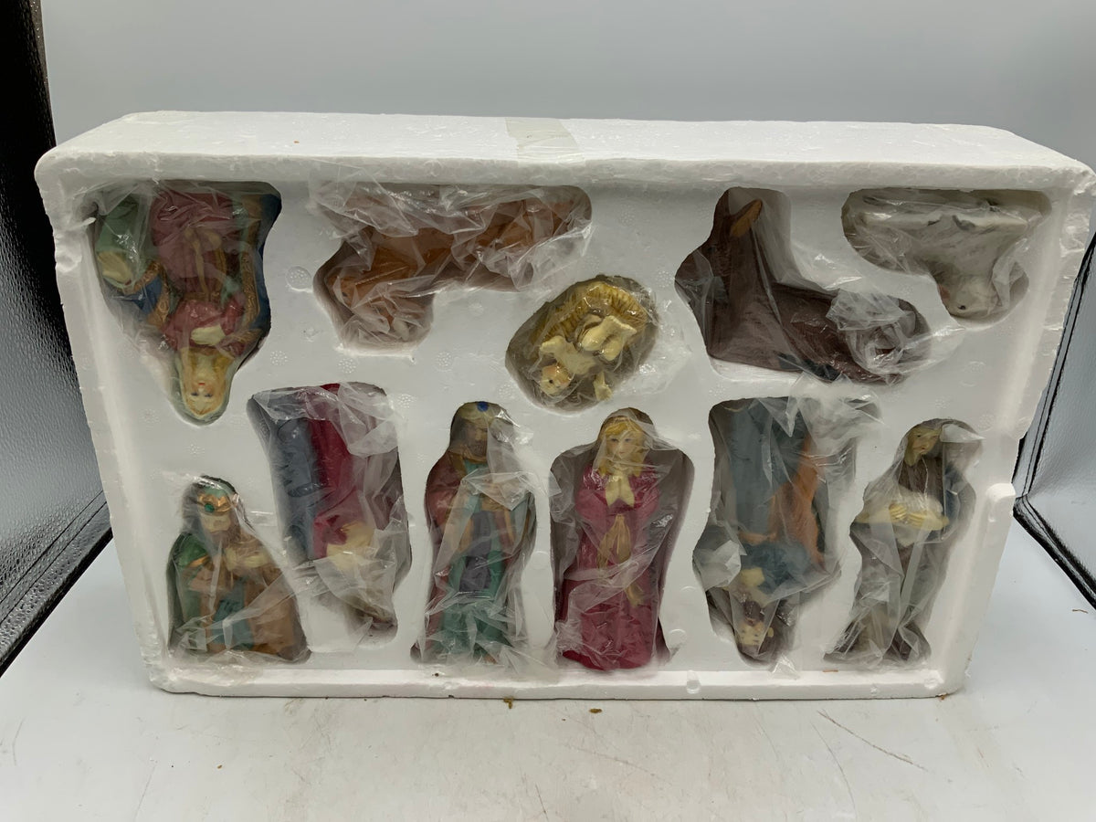 Holly Tree Nativity Set
