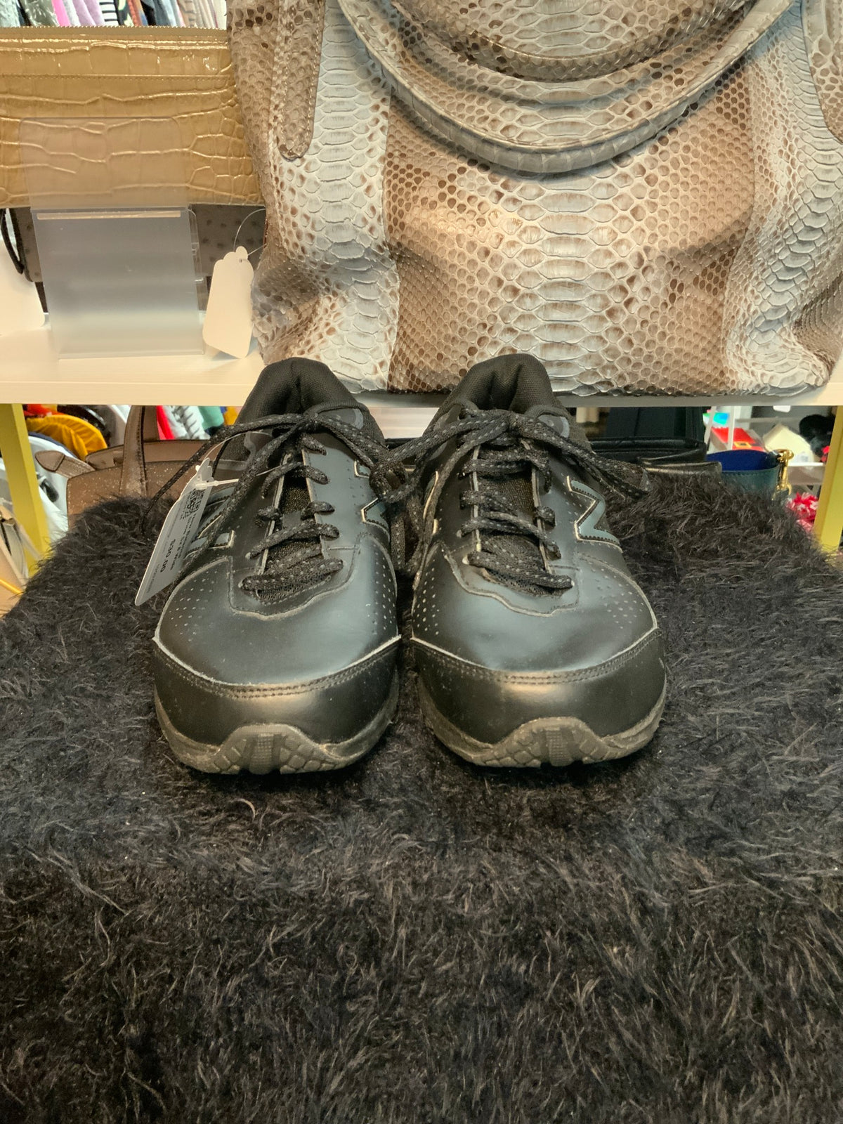 New Balance Shoe Sz 8 Wide